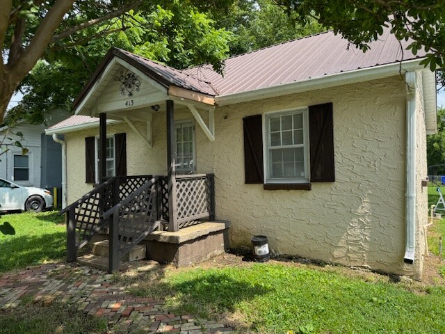 413 E 17th St in Columbia, TN - Building Photo