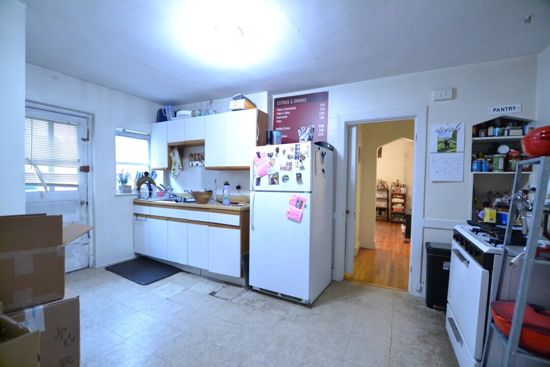 20 Brock St, Unit 2 Photo