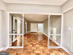 2141 I St NW, Unit 702 in Washington, DC - Foto de edificio - Building Photo