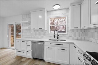 2205 Douglas St in Bentonville, AR - Building Photo - Building Photo