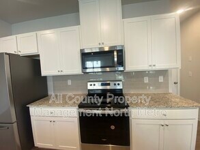 5340 Melbourne Ln in Flowery Branch, GA - Building Photo - Building Photo
