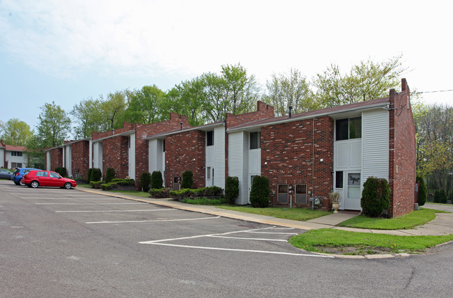 6675-6720 Bancroft St in Hiram, OH - Building Photo - Building Photo