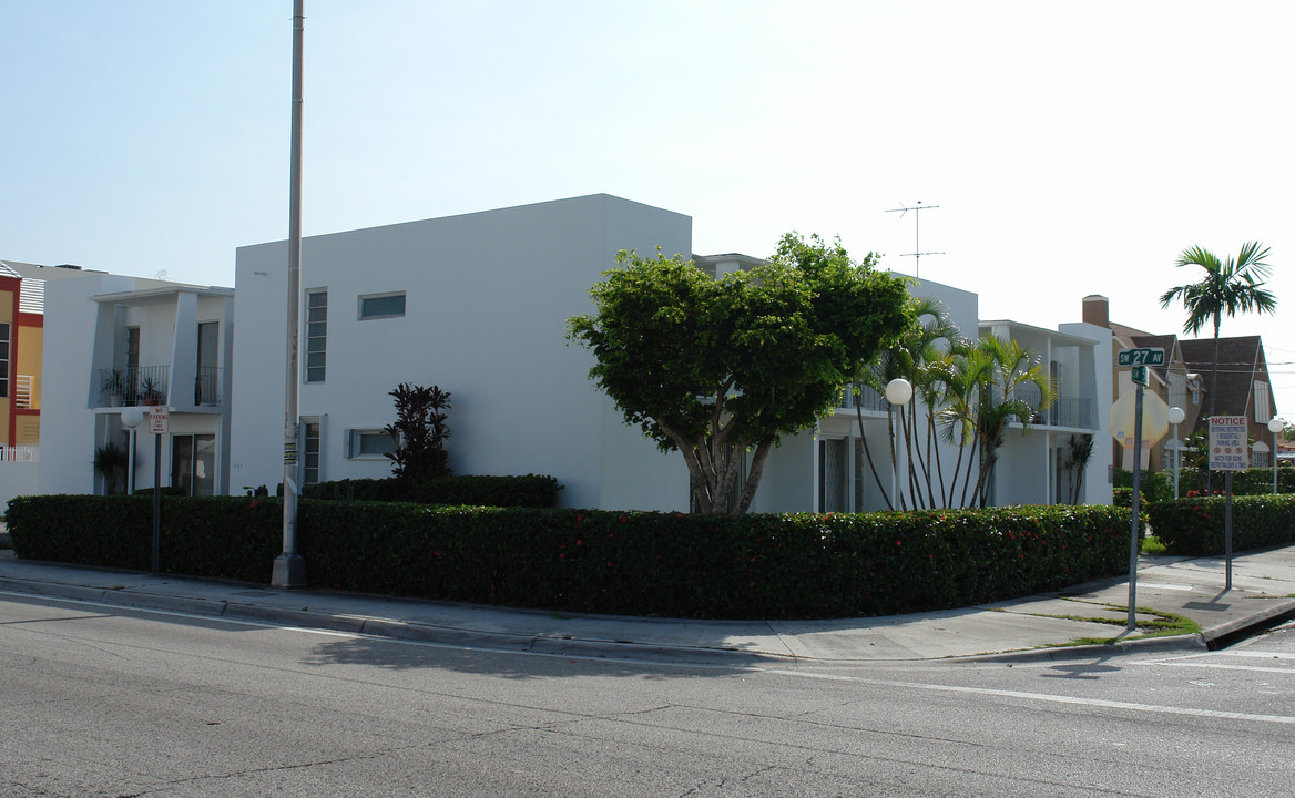 455 SW 27th Ave in Miami, FL - Building Photo