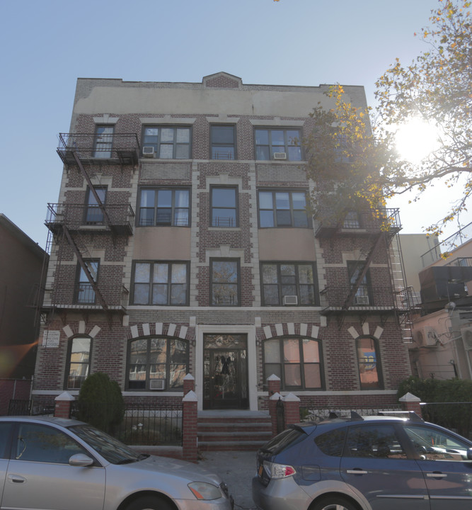 147 Bay 25Th St in Brooklyn, NY - Building Photo