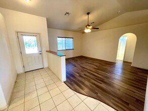 3854 N Diamond St in Kingman, AZ - Foto de edificio - Building Photo