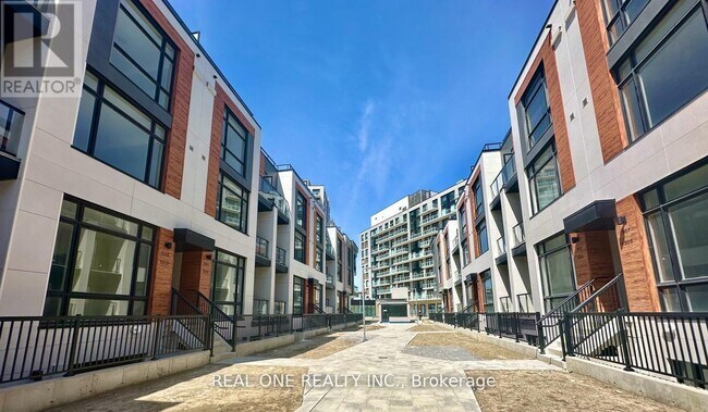 14-1014 David Eyer Rd in Richmond Hill, ON - Building Photo - Building Photo