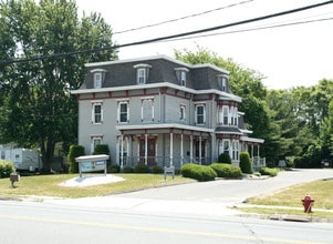 17-19 Silver Ln in East Hartford, CT - Building Photo - Building Photo