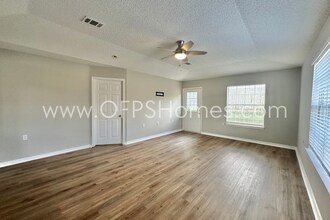 5593 Shadow Shore Pl in Gulf Breeze, FL - Building Photo - Building Photo