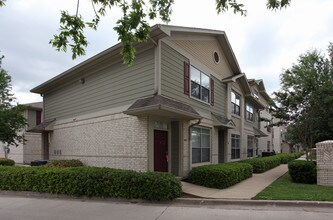 Monarch & Carroll Townhomes in Dallas, TX - Foto de edificio - Building Photo