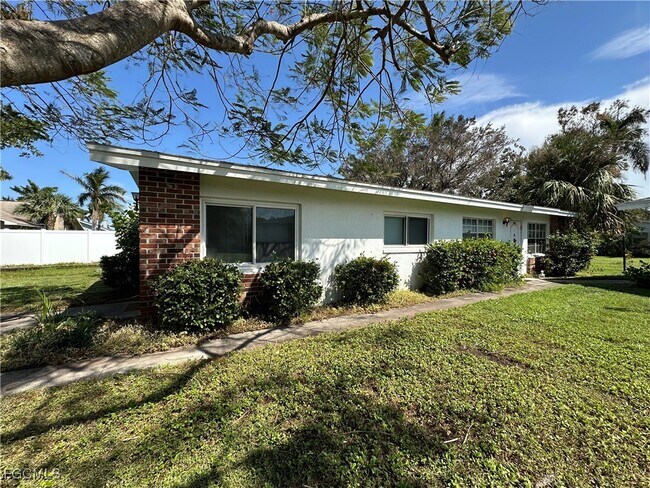 property at 821 Courtington Ln
