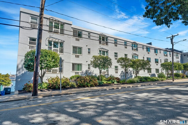 property at 184 Pequot Ave