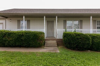 110 Pepper Ct in Oak Grove, KY - Building Photo - Building Photo