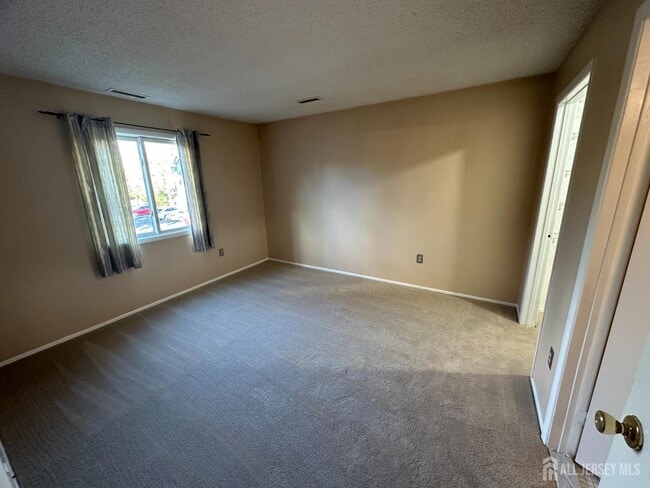 1006 Aspen Dr in Plainsboro, NJ - Building Photo - Building Photo