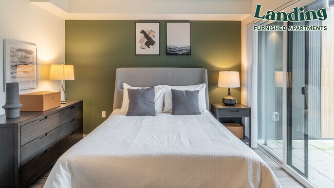 4609 Union Bay Pl NE-Unit -209.856042 in Seattle, WA - Building Photo - Building Photo