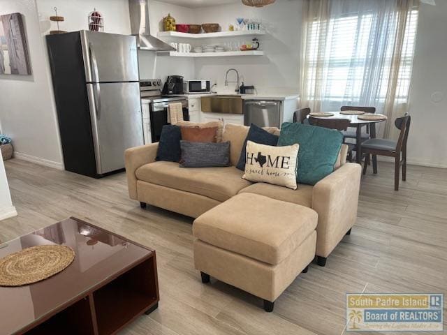 208 W Gardenia St in South Padre Island, TX - Building Photo - Building Photo