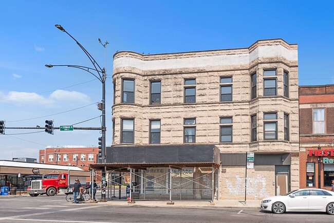 2754 W Cermak Ave. in Chicago, IL - Foto de edificio - Interior Photo