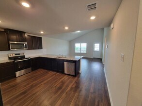 1737 Rocky Rise in San Antonio, TX - Building Photo - Building Photo