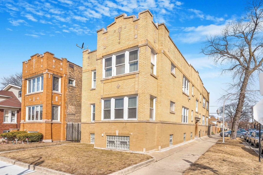 2534 N Lavergne Ave in Chicago, IL - Building Photo