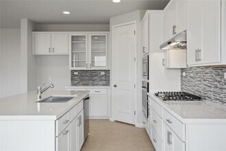 329 High Plains Pass in Liberty Hill, TX - Building Photo - Building Photo