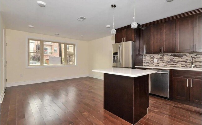 74 Beacon Ave in Jersey City, NJ - Building Photo - Building Photo