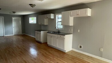 6321 Ezzard Charles Ln in Houston, TX - Building Photo - Building Photo