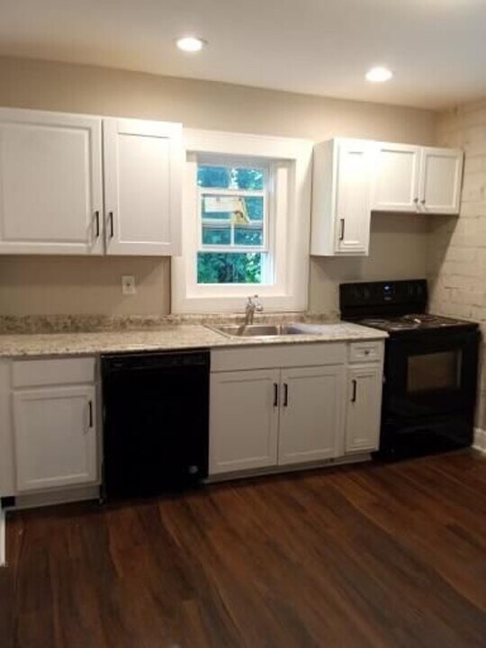 384 Sunset Ave NW, Unit 4 in Atlanta, GA - Foto de edificio