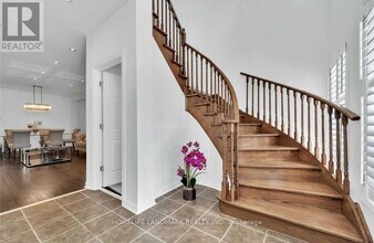 115 Maroon Dr in Richmond Hill, ON - Building Photo - Building Photo