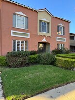 1221 Stearns Dr in Los Angeles, CA - Building Photo