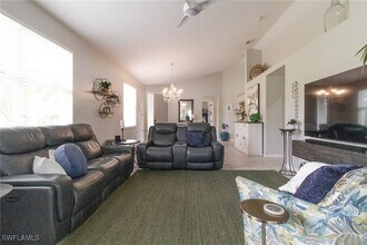 8482 Bent Creek Way in Naples, FL - Foto de edificio - Building Photo