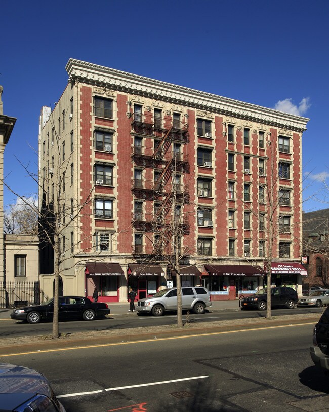 100 W 121st St in New York, NY - Building Photo - Building Photo