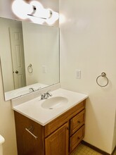 1575 11th Ave, Unit 3 bedroom 2 bathrooms in Newport, MN - Foto de edificio - Building Photo