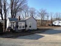 300 Fitchville Rd in Bozrah, CT - Foto de edificio - Building Photo