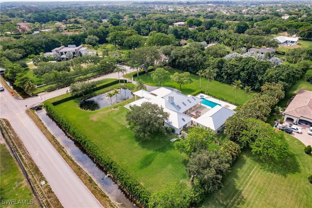 6901 Holatee Trail in Southwest Ranches, FL - Building Photo