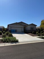 1346 Heartland Dr in Olivehurst, CA - Building Photo