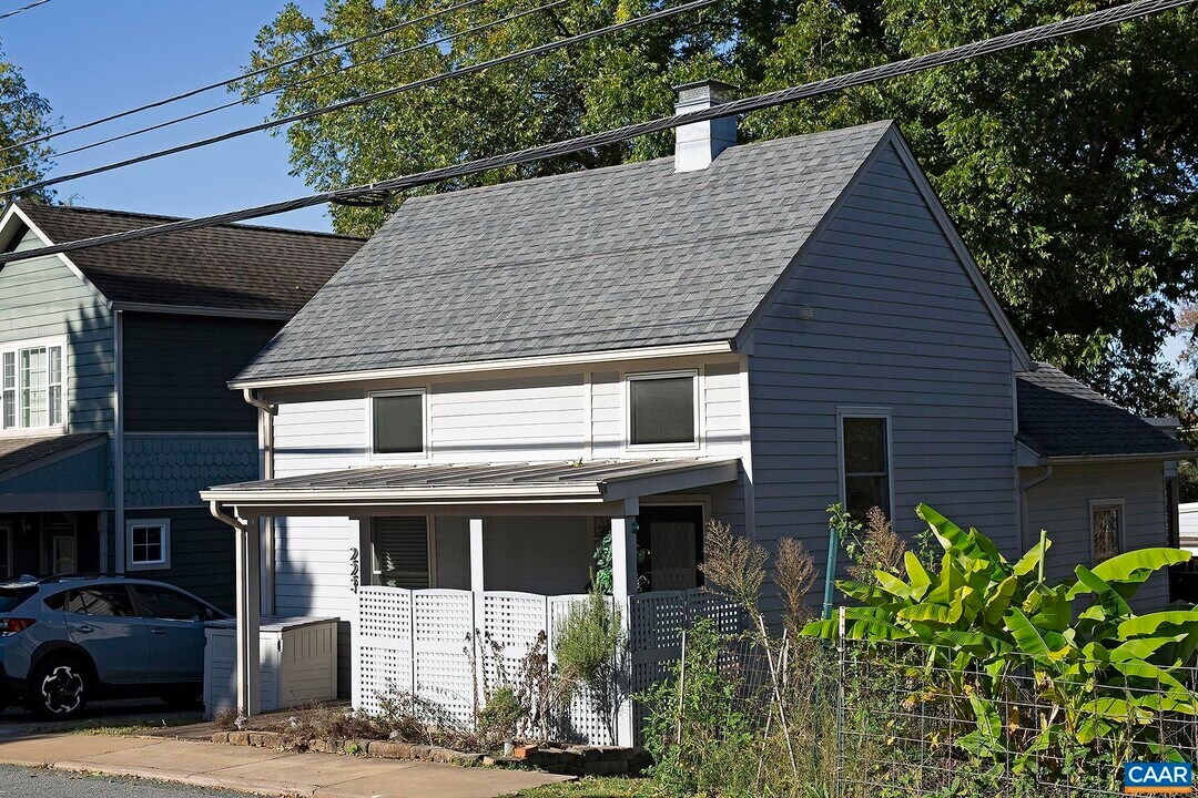 223 4th St NW in Charlottesville, VA - Building Photo