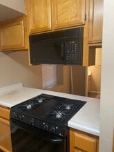 8502 Laborough Dr in Bakersfield, CA - Building Photo - Building Photo