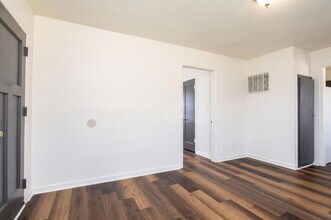 1301 E Mount Vernon St in Wichita, KS - Building Photo - Building Photo