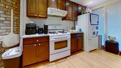 719 W Buckingham Pl, Unit BK 2 in Chicago, IL - Building Photo - Building Photo