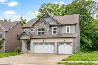 1037 Brightwood Ct in Clarksville, TN - Building Photo - Building Photo
