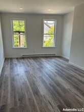 10 Boston St, Unit 2 in Boston, MA - Foto de edificio - Building Photo