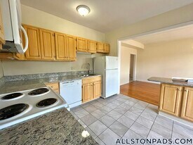 1131 Commonwealth Ave in Boston, MA - Building Photo