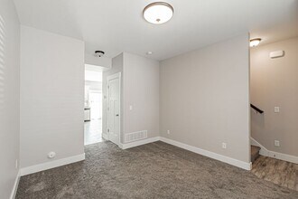 654 S Saturn Ave in Idaho Falls, ID - Building Photo - Building Photo