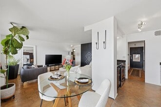 6040 JFK Blvd E in West New York, NJ - Building Photo - Building Photo