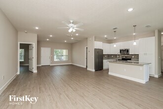 717 Lavender St SE in Palm Bay, FL - Building Photo - Building Photo