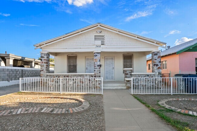 3 Bed - 2 Bath in El Paso, TX - Building Photo - Building Photo