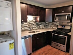 15 Gant Cir in Streamwood, IL - Building Photo - Building Photo