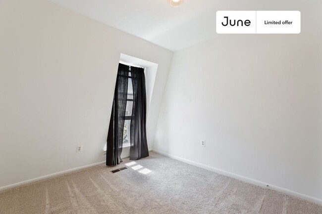 1107 1/2 M St NW in Washington, DC - Building Photo - Building Photo