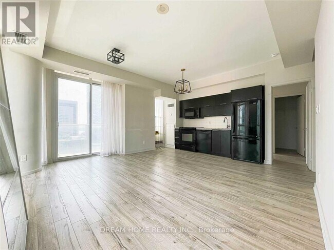 126-2126 Simcoe St in Toronto, ON - Building Photo - Building Photo