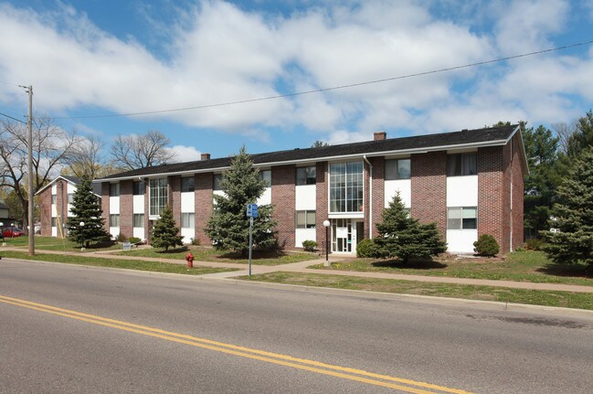 Wellington Gardens in Eau Claire, WI - Foto de edificio - Building Photo