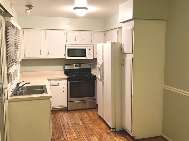 1971 Governors Ln in Hoffman Estates, IL - Building Photo - Building Photo